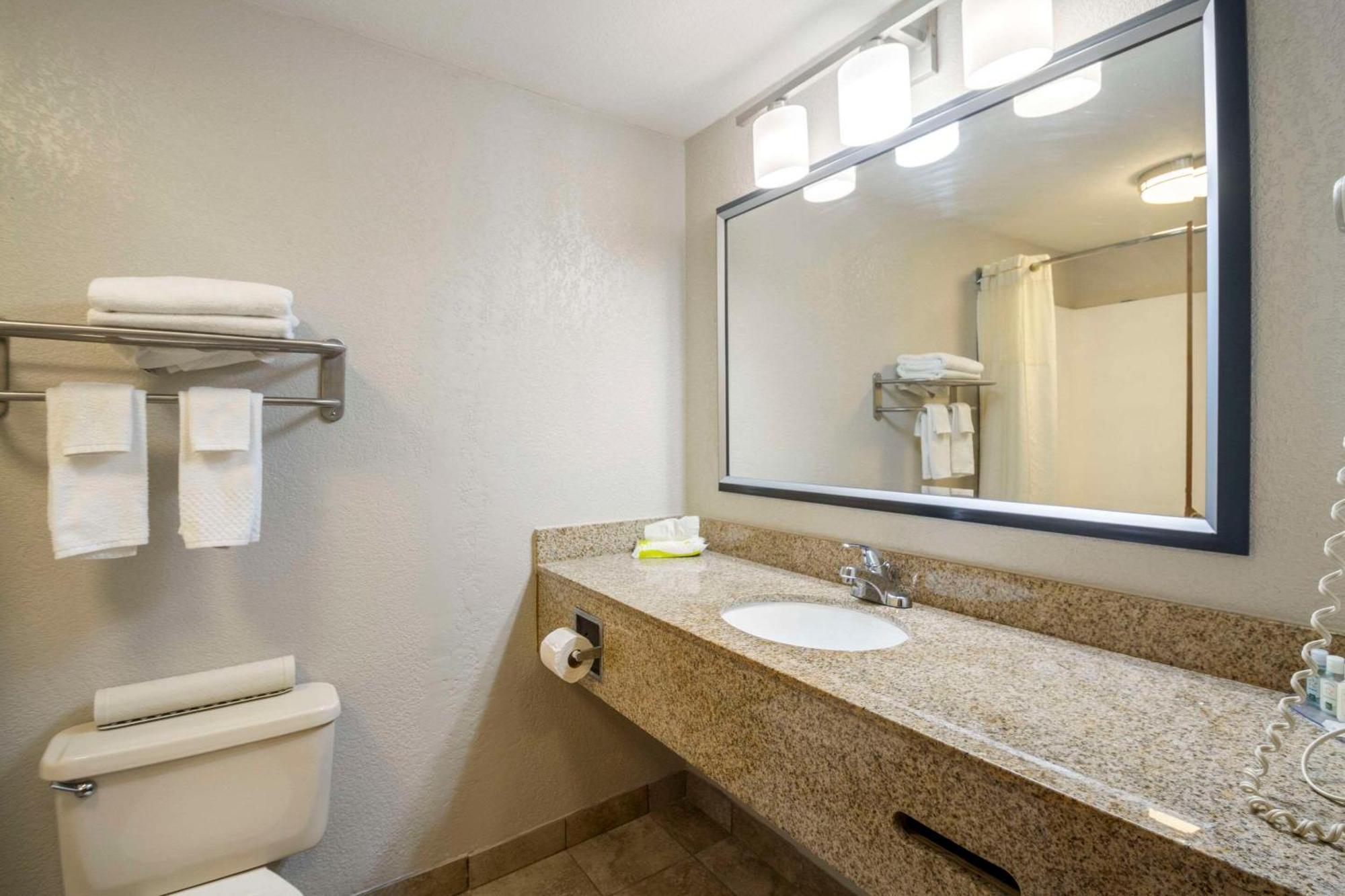 Quality Suites Hickory South Ngoại thất bức ảnh