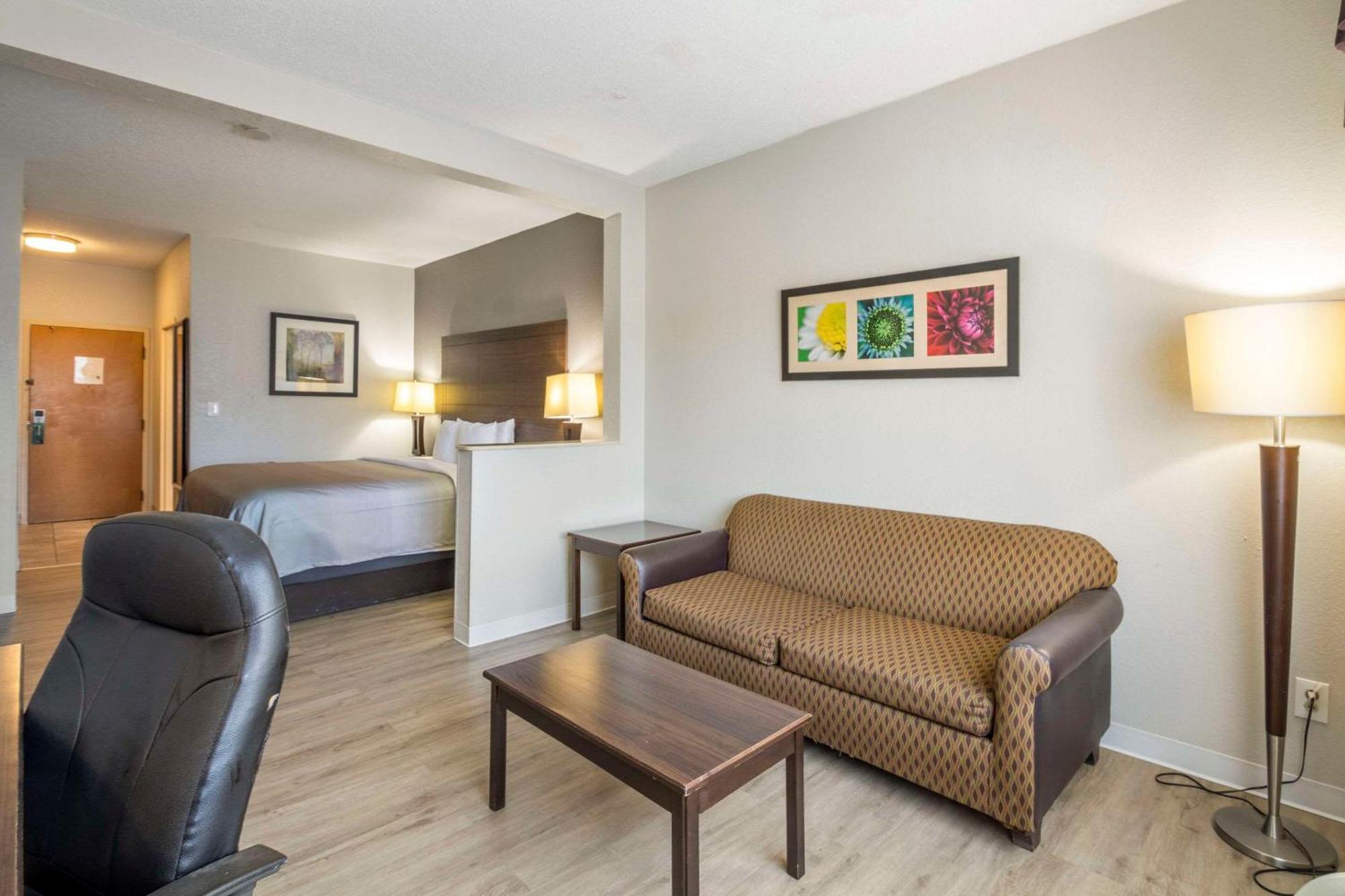Quality Suites Hickory South Ngoại thất bức ảnh