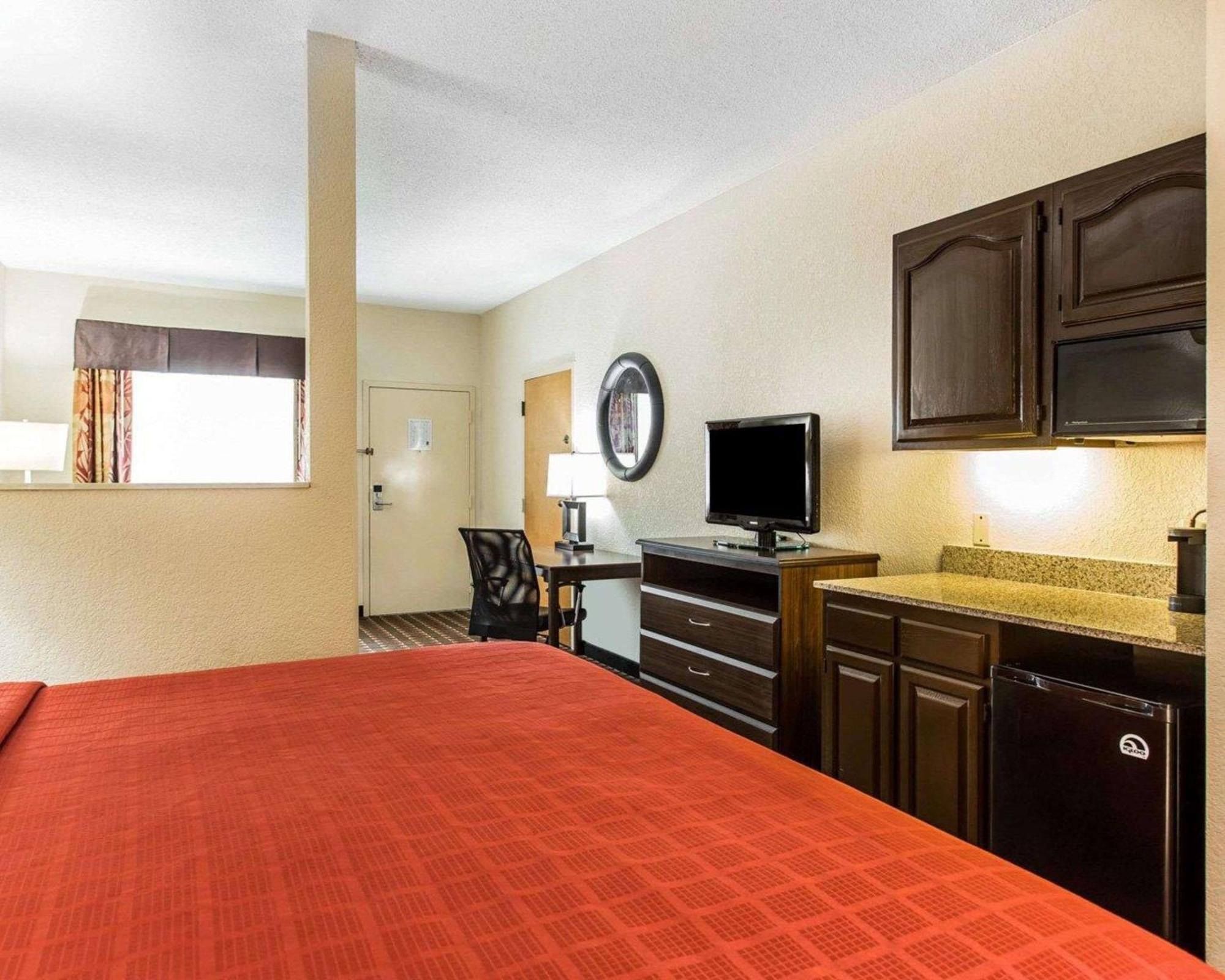 Quality Suites Hickory South Ngoại thất bức ảnh
